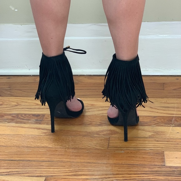 Black fringe heels - Picture 3 of 3